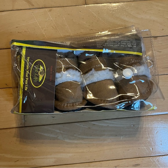 Pet Life Shearling Duggz Suede Dog Boots w/ Thinsulate Insulation- Brown - XS - Picture 1 of 5